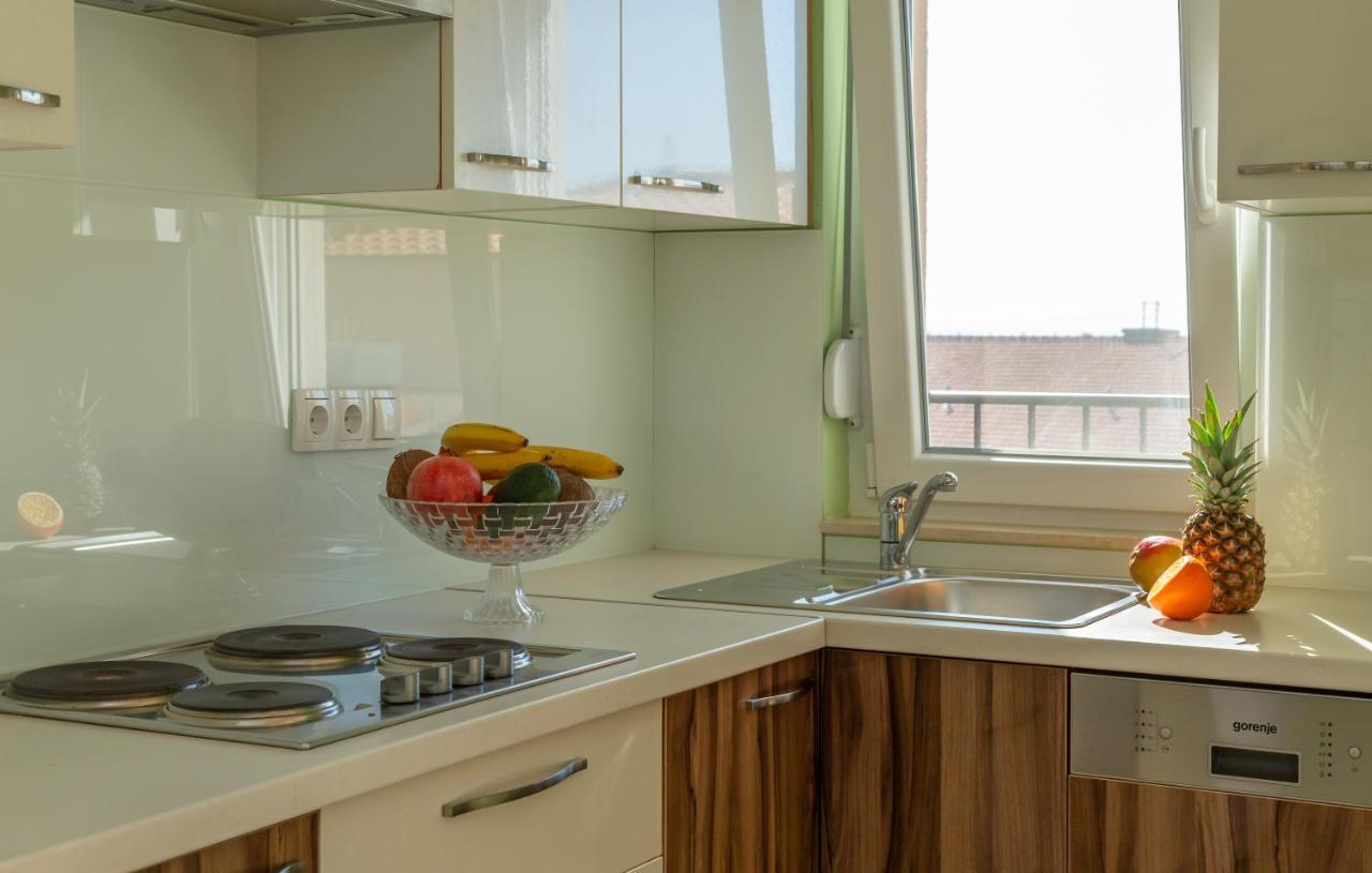 Andela 1 Apartment Makarska Exterior photo
